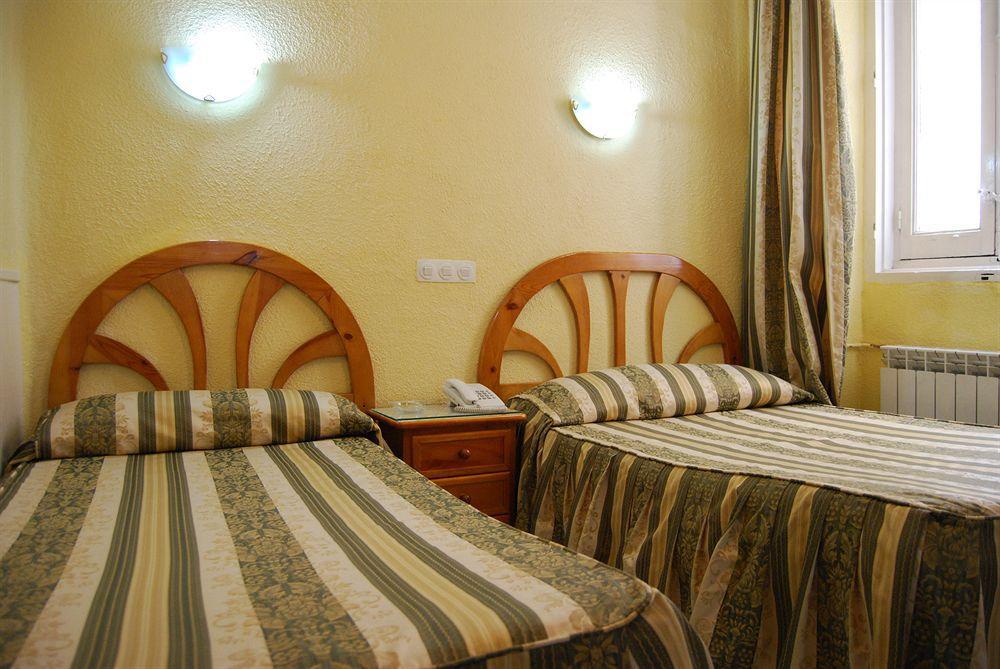 Hostal La Perla Asturiana Madrid Dış mekan fotoğraf