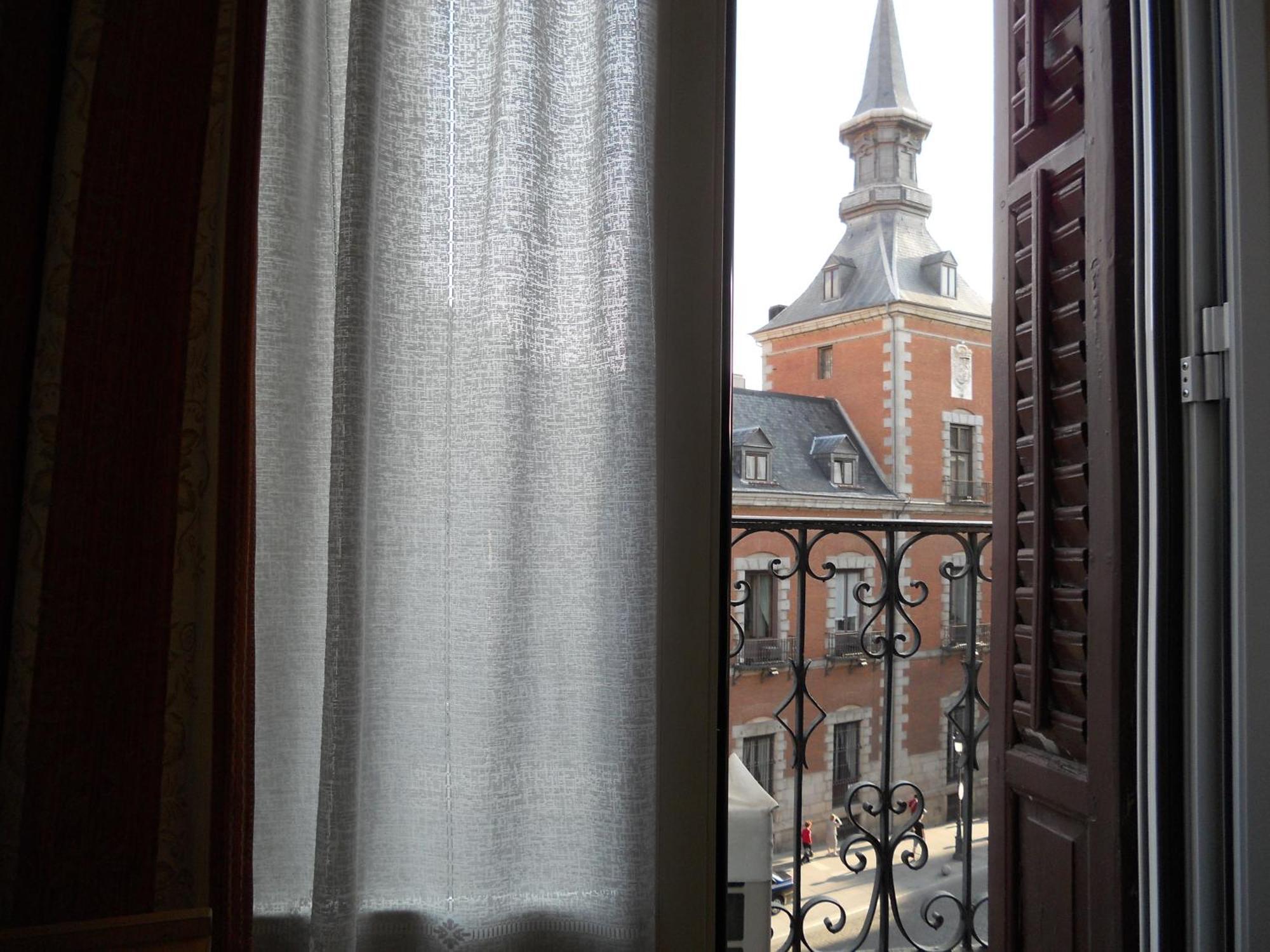 Hostal La Perla Asturiana Madrid Dış mekan fotoğraf