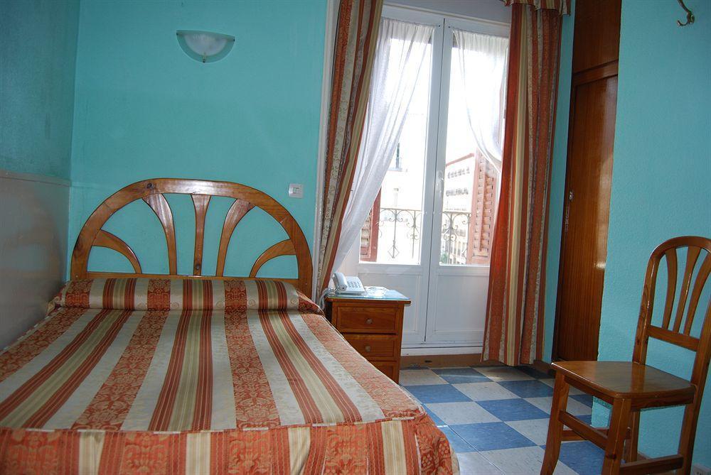 Hostal La Perla Asturiana Madrid Dış mekan fotoğraf