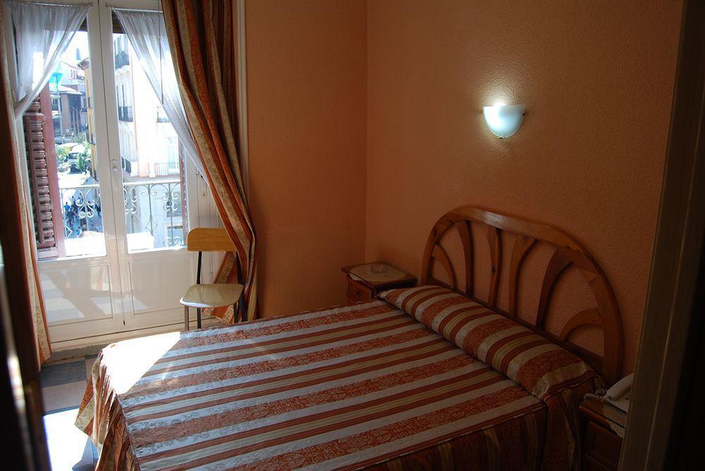 Hostal La Perla Asturiana Madrid Dış mekan fotoğraf