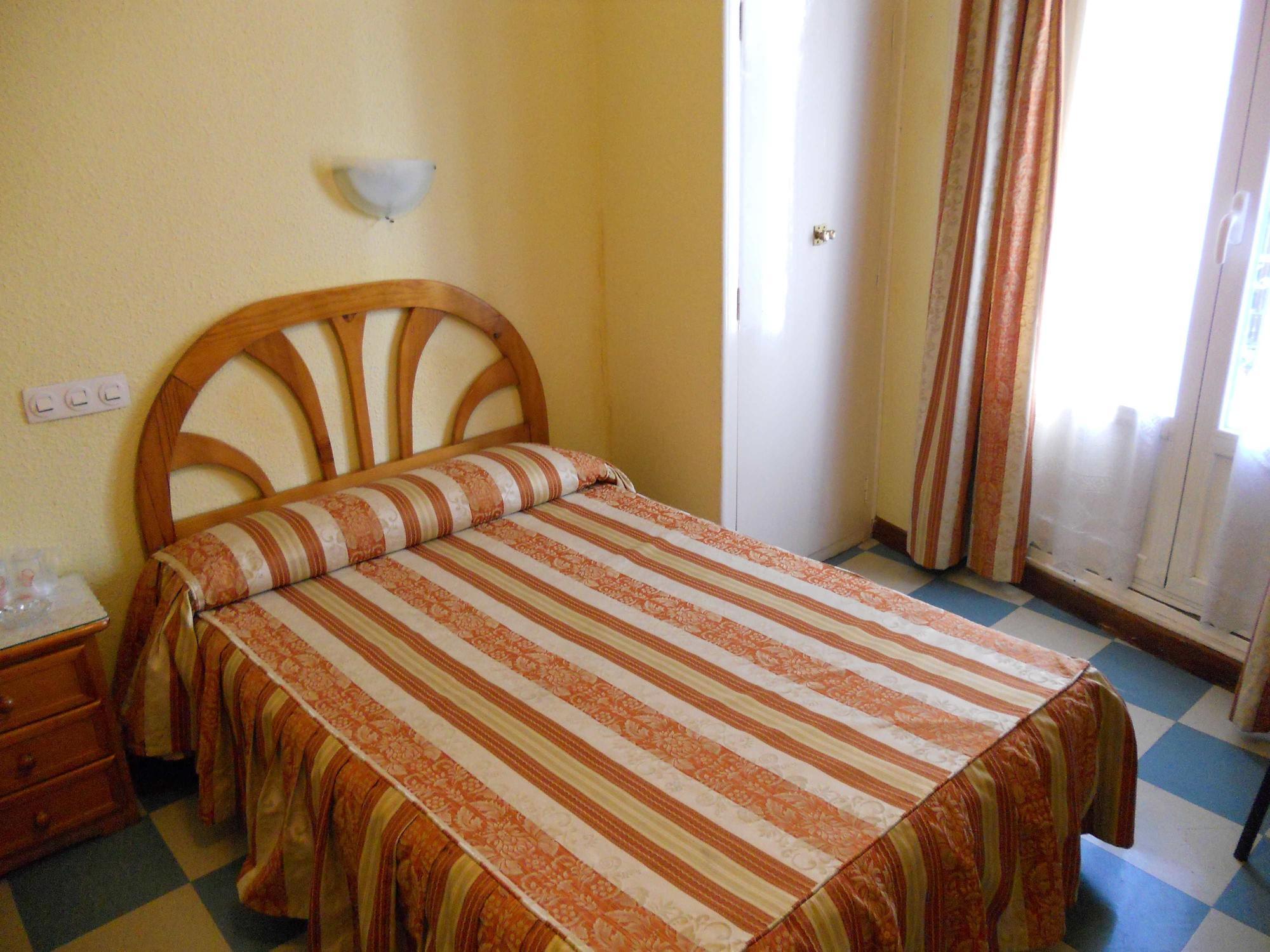 Hostal La Perla Asturiana Madrid Dış mekan fotoğraf