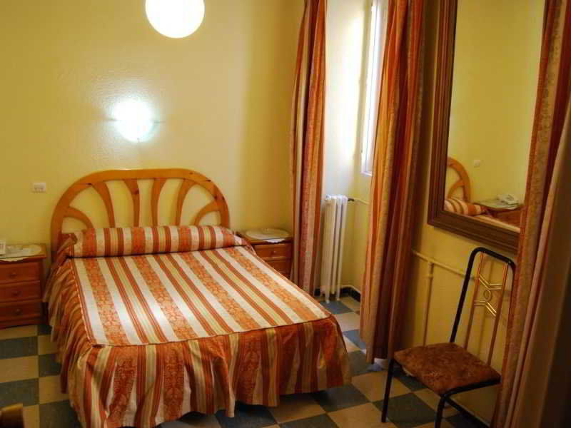 Hostal La Perla Asturiana Madrid Dış mekan fotoğraf