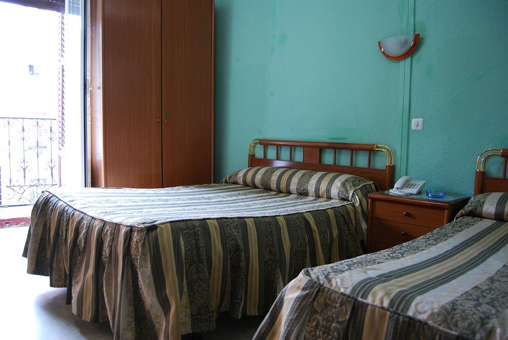 Hostal La Perla Asturiana Madrid Dış mekan fotoğraf