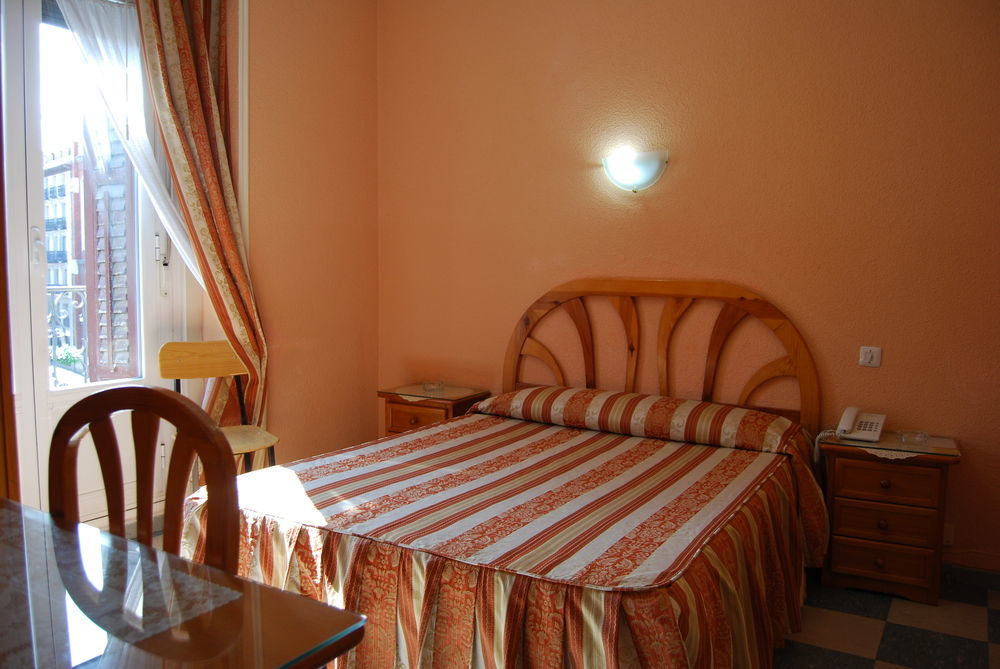 Hostal La Perla Asturiana Madrid Dış mekan fotoğraf