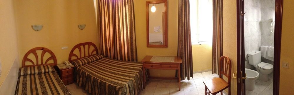 Hostal La Perla Asturiana Madrid Dış mekan fotoğraf