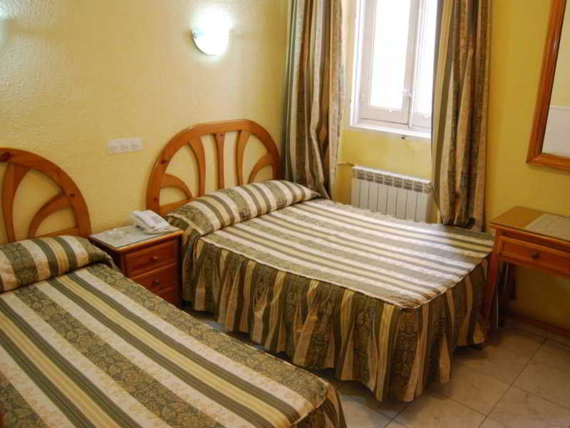 Hostal La Perla Asturiana Madrid Dış mekan fotoğraf