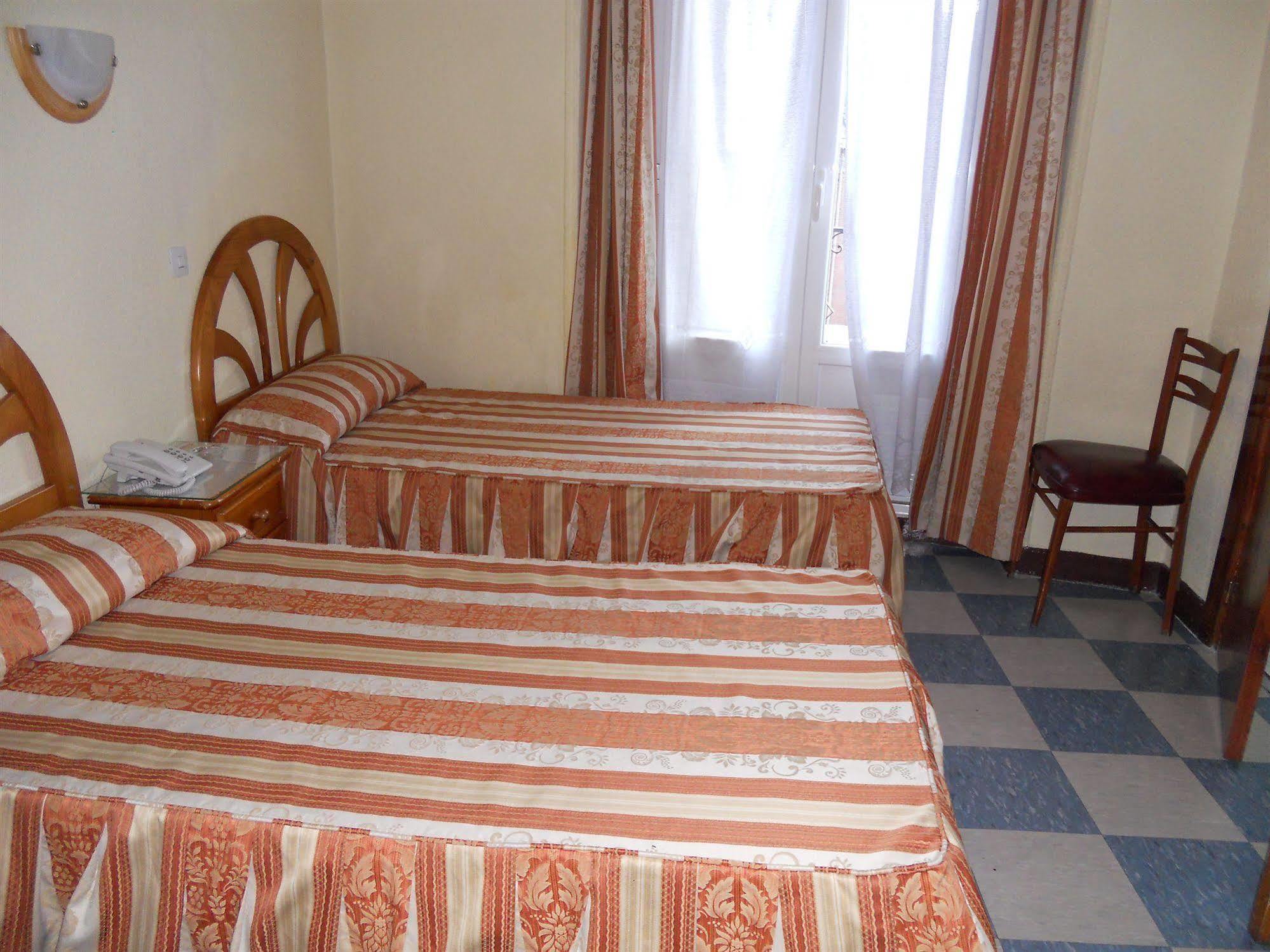 Hostal La Perla Asturiana Madrid Dış mekan fotoğraf