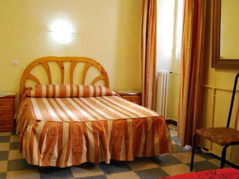 Hostal La Perla Asturiana Madrid Dış mekan fotoğraf