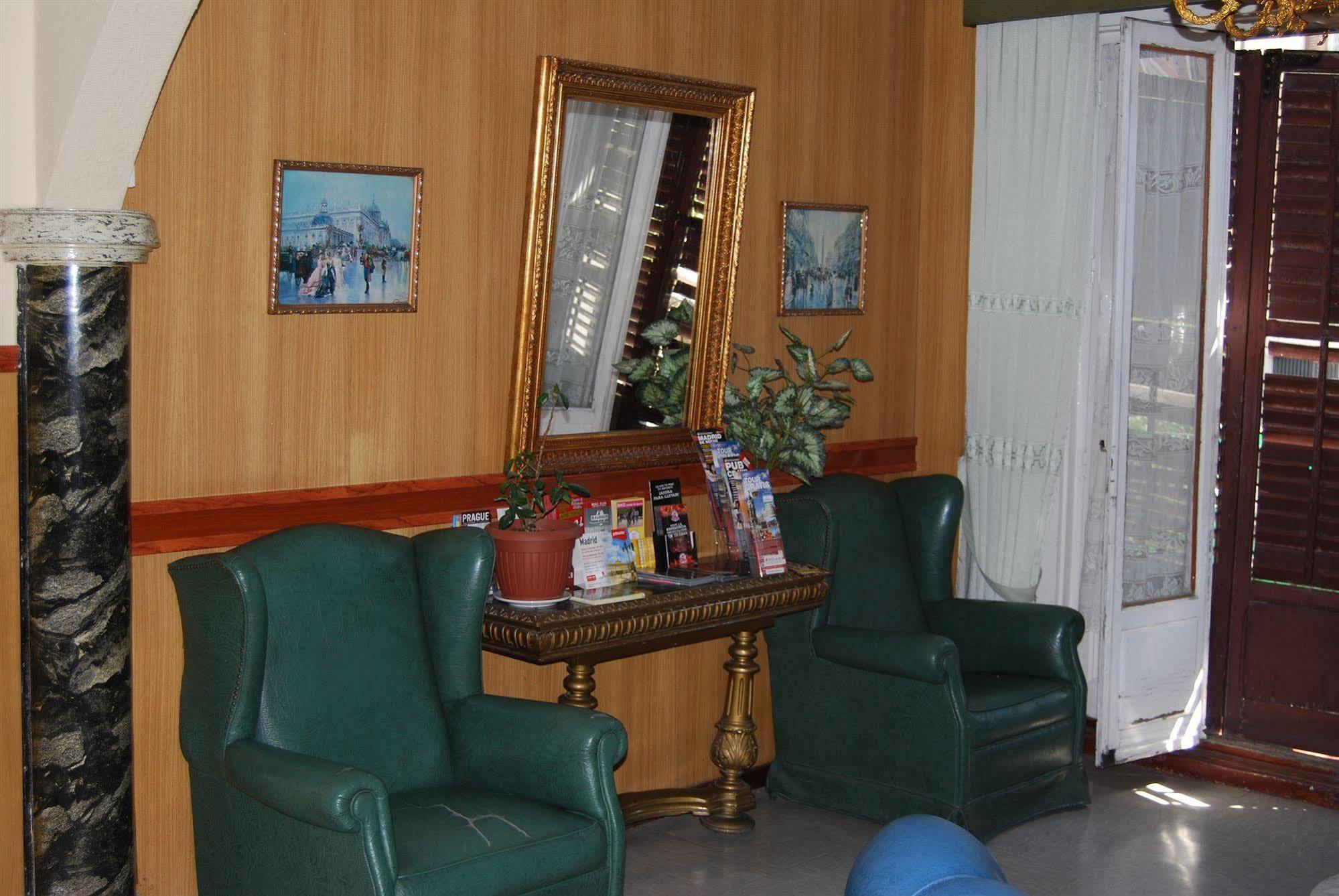 Hostal La Perla Asturiana Madrid Dış mekan fotoğraf