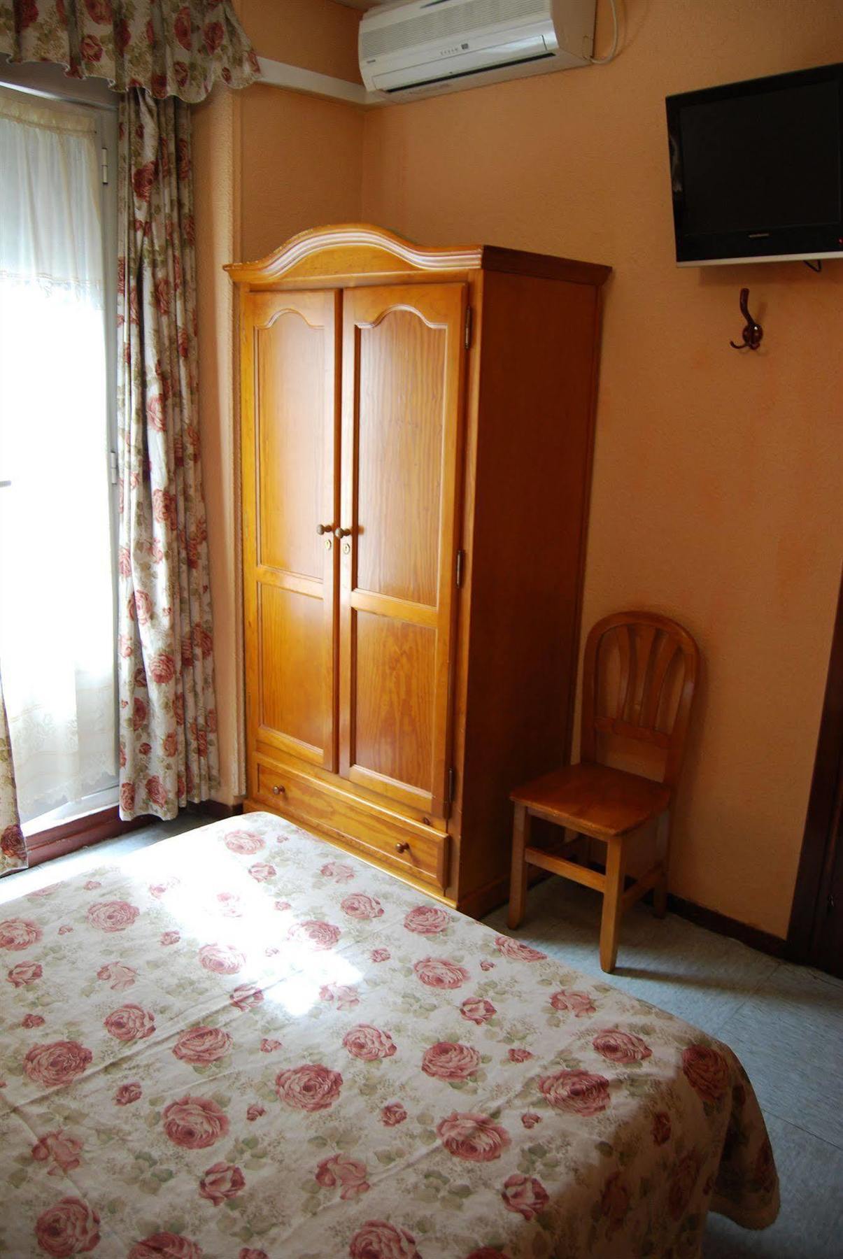 Hostal La Perla Asturiana Madrid Dış mekan fotoğraf