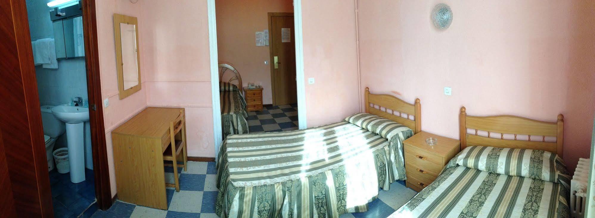 Hostal La Perla Asturiana Madrid Dış mekan fotoğraf